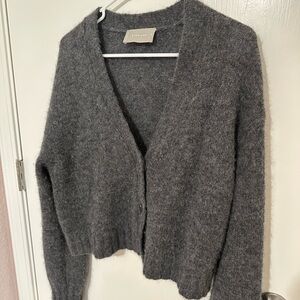 Everlane Alpaca cropped V neck Gray Women's Sweater Size M